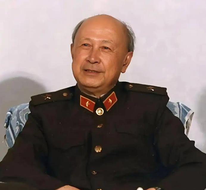 钱学森曾三次拒绝访美邀请：不稀罕外国的荣誉头衔，上级说也不行！
 
提起钱学森，