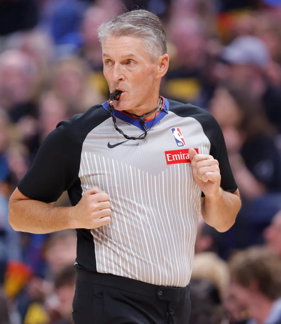迄今为止，NBA总决赛每场比赛犯规总数：G1=41 G2=45 G3=44 G4
