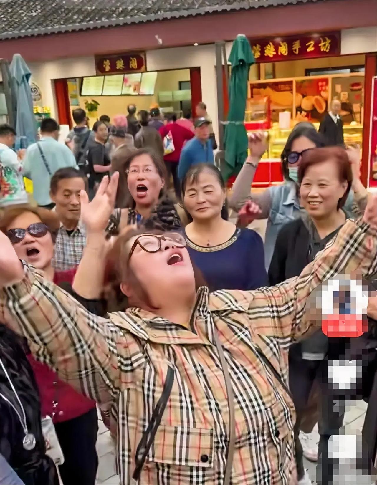 真的不得了！市场情绪嗨起来了，一根大阳线改变三观，富时中国三倍做多ETF大涨快8