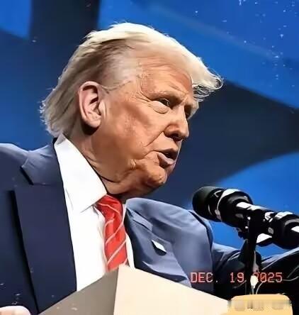 特朗普傻眼了！
 
就在他出武器装备给台岛，中国首次以“武力”威慑美国。中国公开