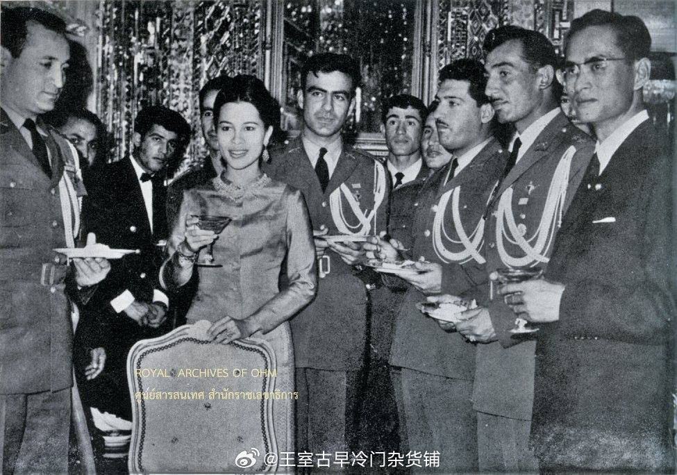 王室王室泰国王室暹罗往事 老照片：玫*瑰宫的一场私人宴会。大家都知道，这两天那啥