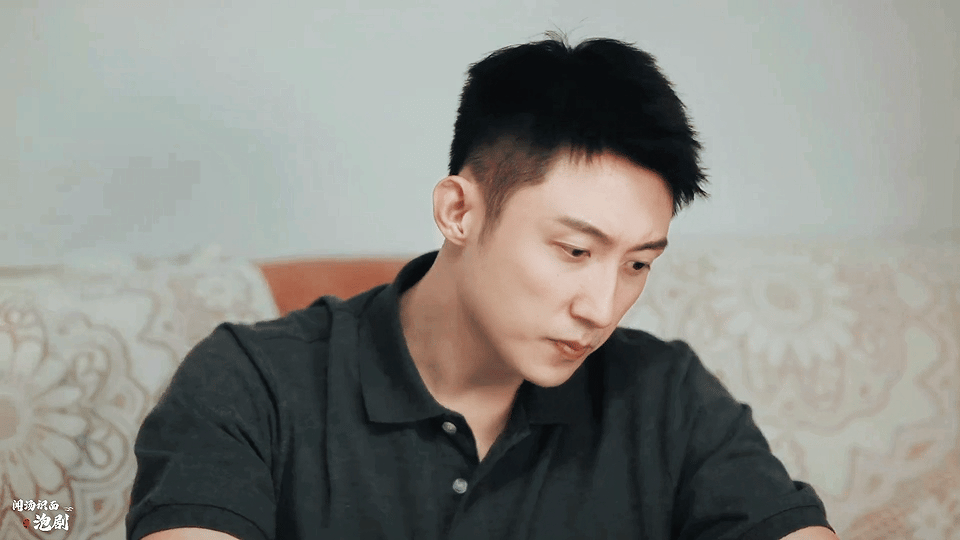 #雪迷宫# 顾一燃开始独自调查杀父仇人，最后的镜头嗅到了危险的味道！ ​​​
