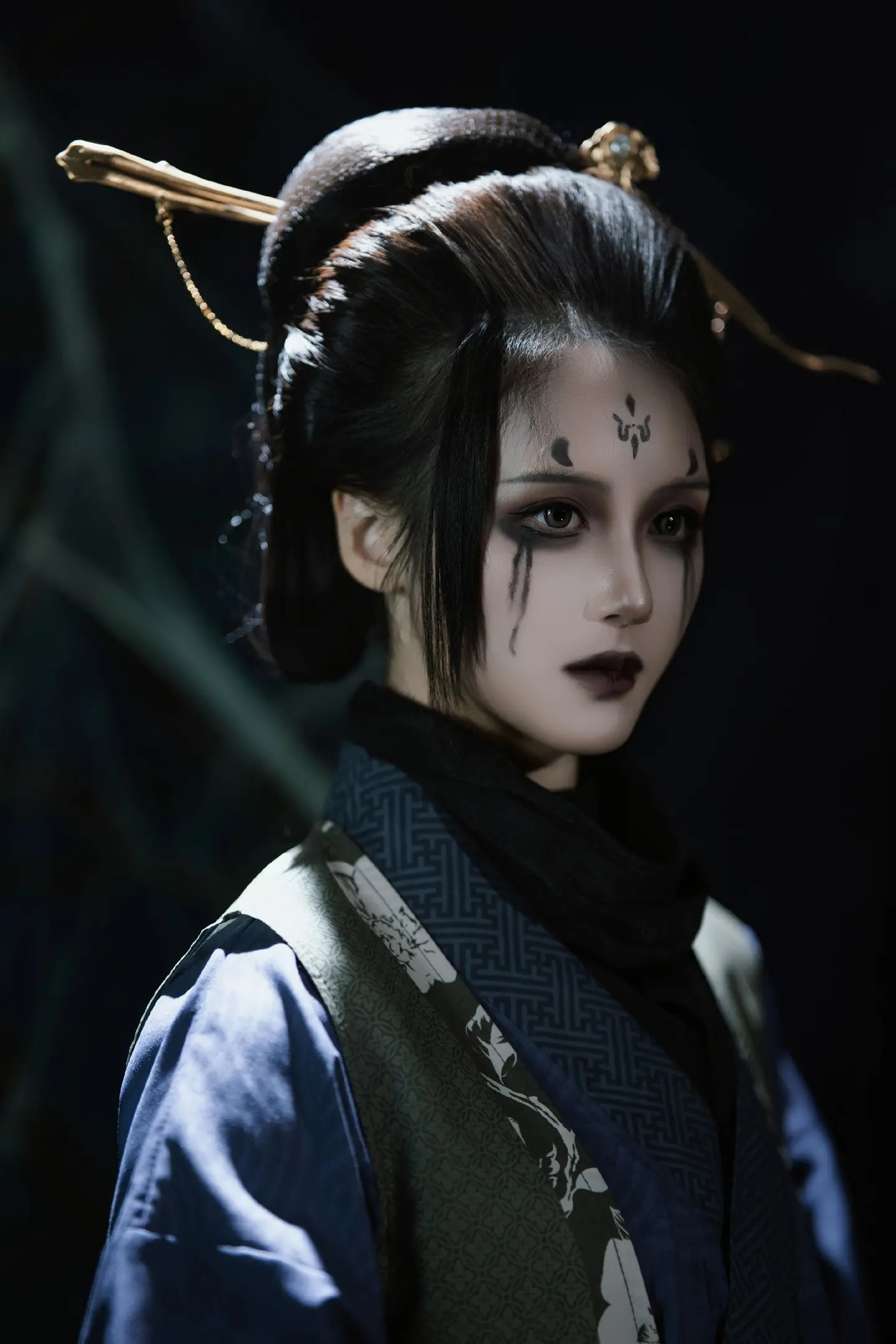 “臭猴子，你说这山岭外的世界…究竟是什么样的？”