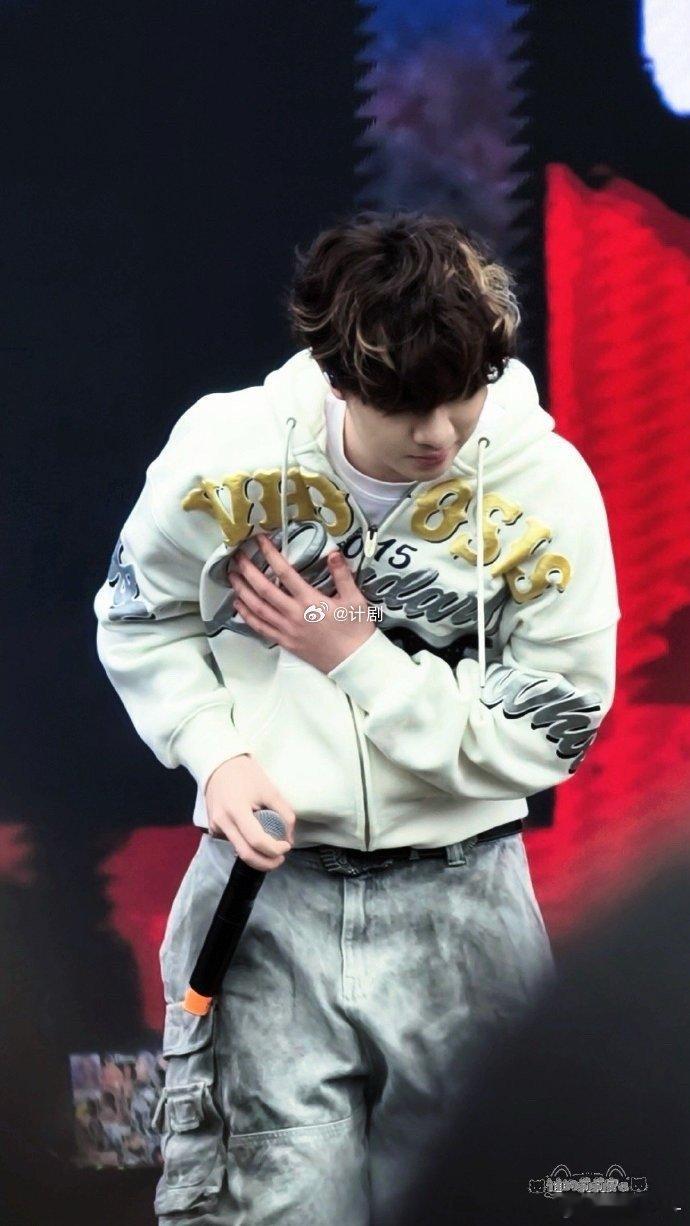 TopBarry一觉醒来榜一了 TopBarry凭借《一半一半》惊艳全网，一觉醒