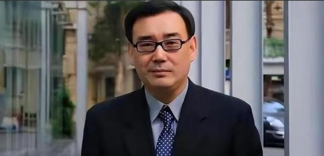 曾任职于中国外交部门的杨军，竟然是秘密潜伏了30年的间谍！
一个曾经在外交领域工