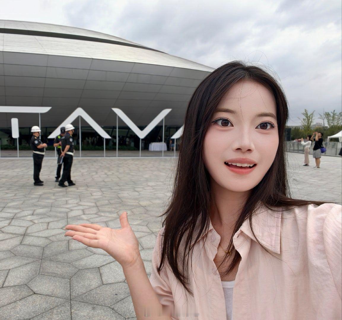 到阿维塔07L发布会现场啦，稍后给大家揭晓阿维塔07L的真面目~ 阿维塔07L首