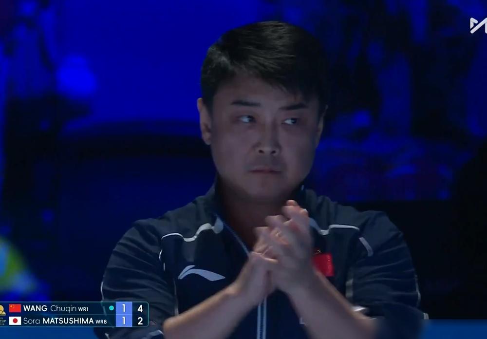 别再吹什么日本18岁天才了。
我告诉你，王楚钦昨晚干的不是比赛，是驯兽。一场顶