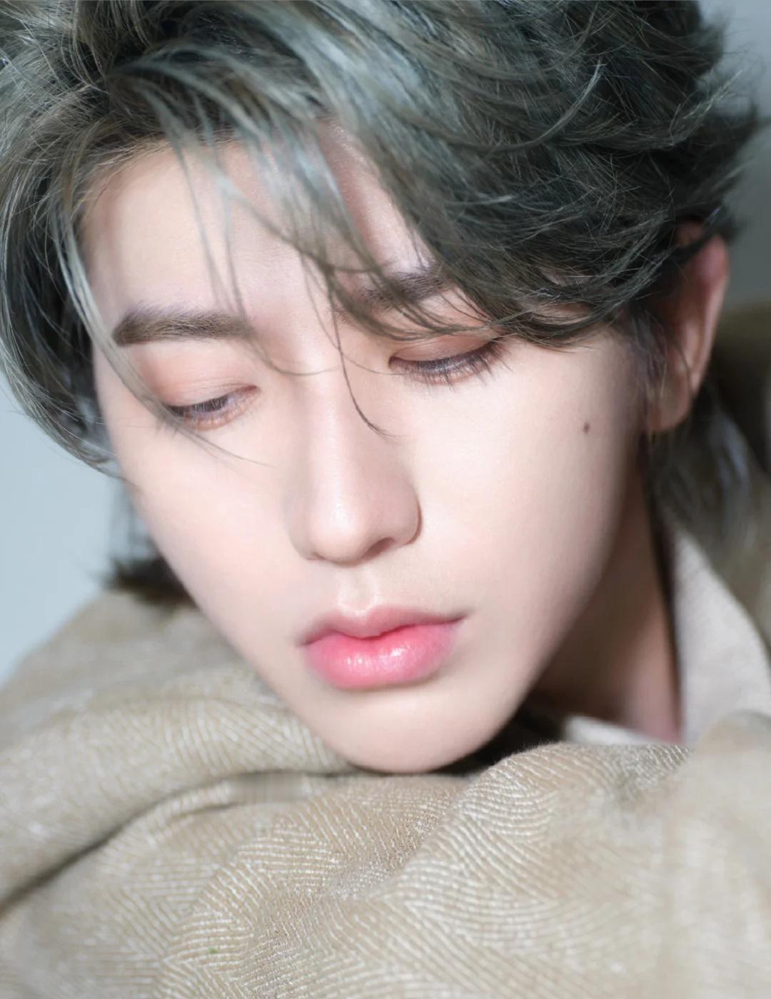 田娜 蔡徐坤太好看了
蔡徐坤 蔡徐坤心动瞬间