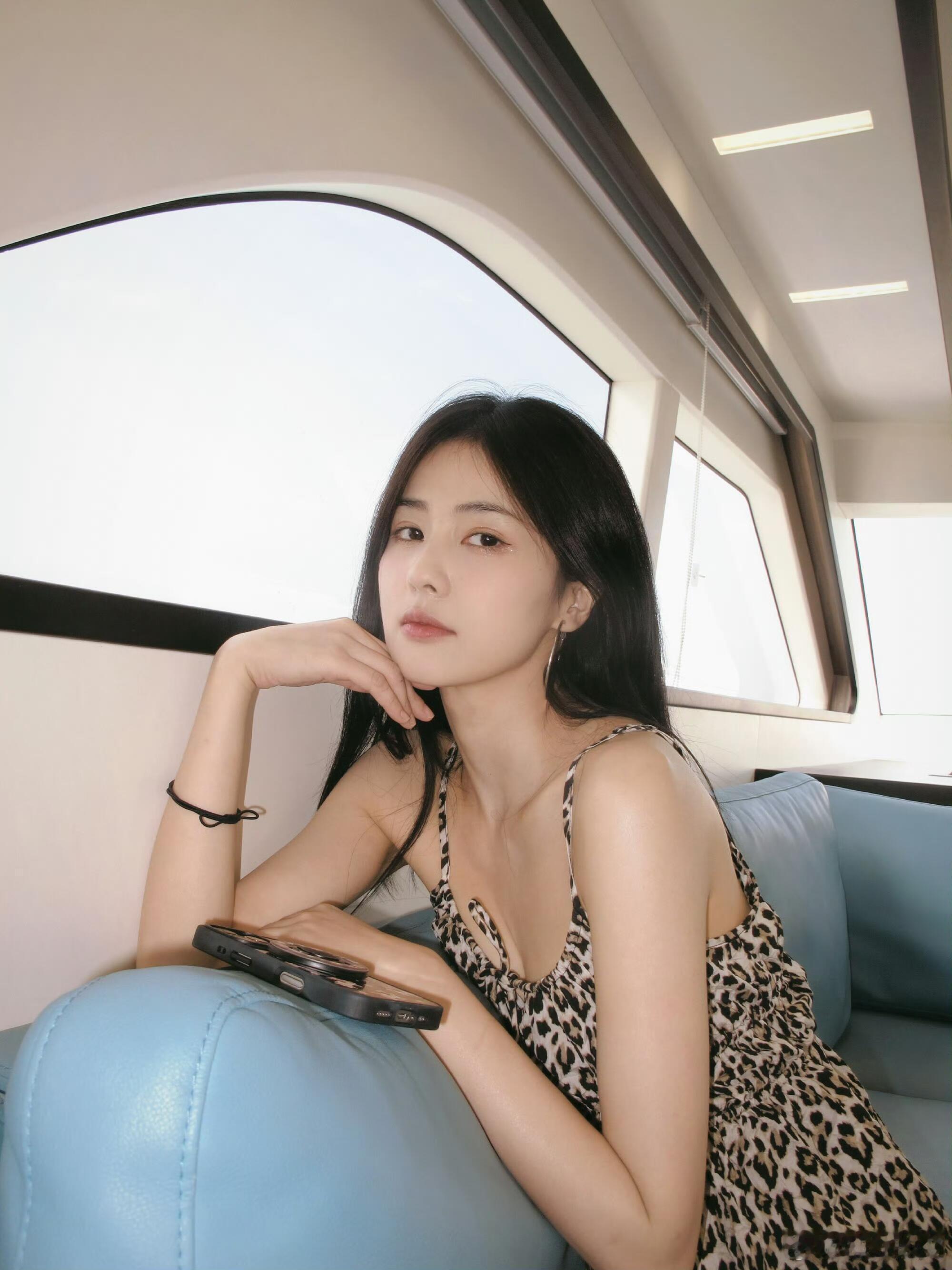 白鹿  白鹿海边这组也太美啦好自由鲜活白鹿｜ 