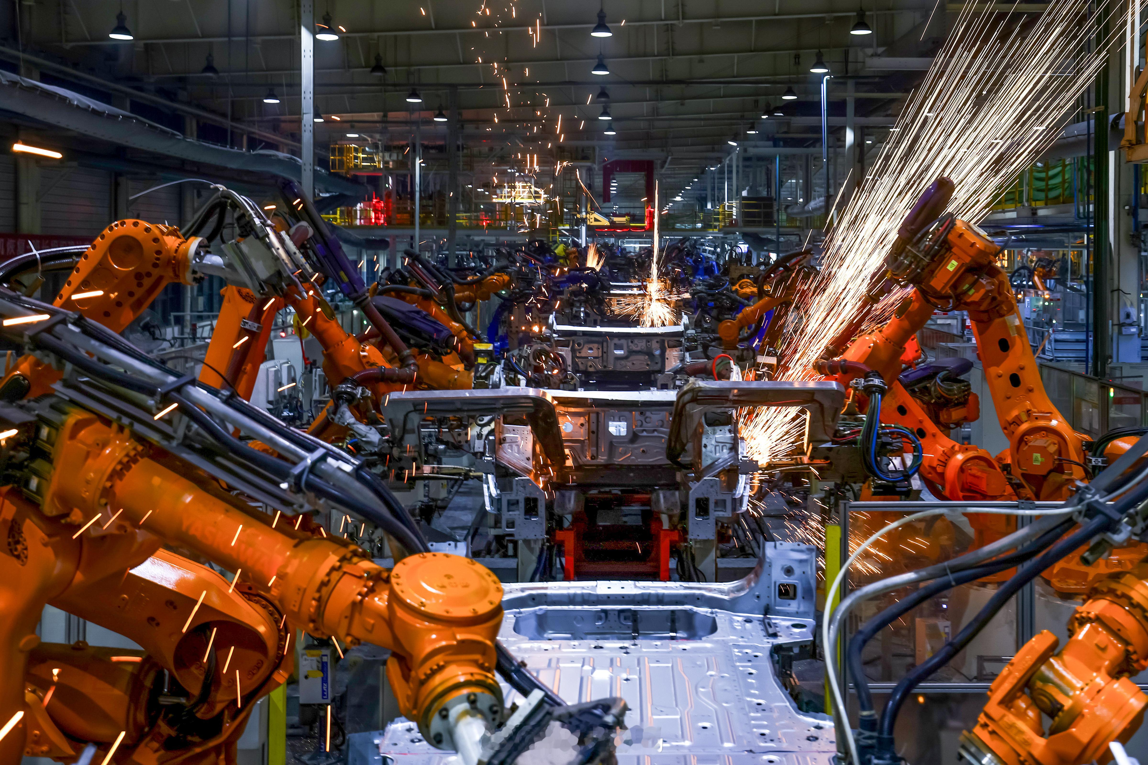 谁是楚超第一显眼包4月，当楚超的战鼓响彻奥体，魏牌高山也迎来了属于自己的里程碑—