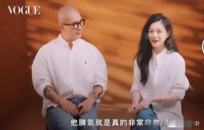 大s和具俊晔闪电结婚后就迫不及待出来秀恩爱了，还参加了一个节目美其名曰：夫妻快问