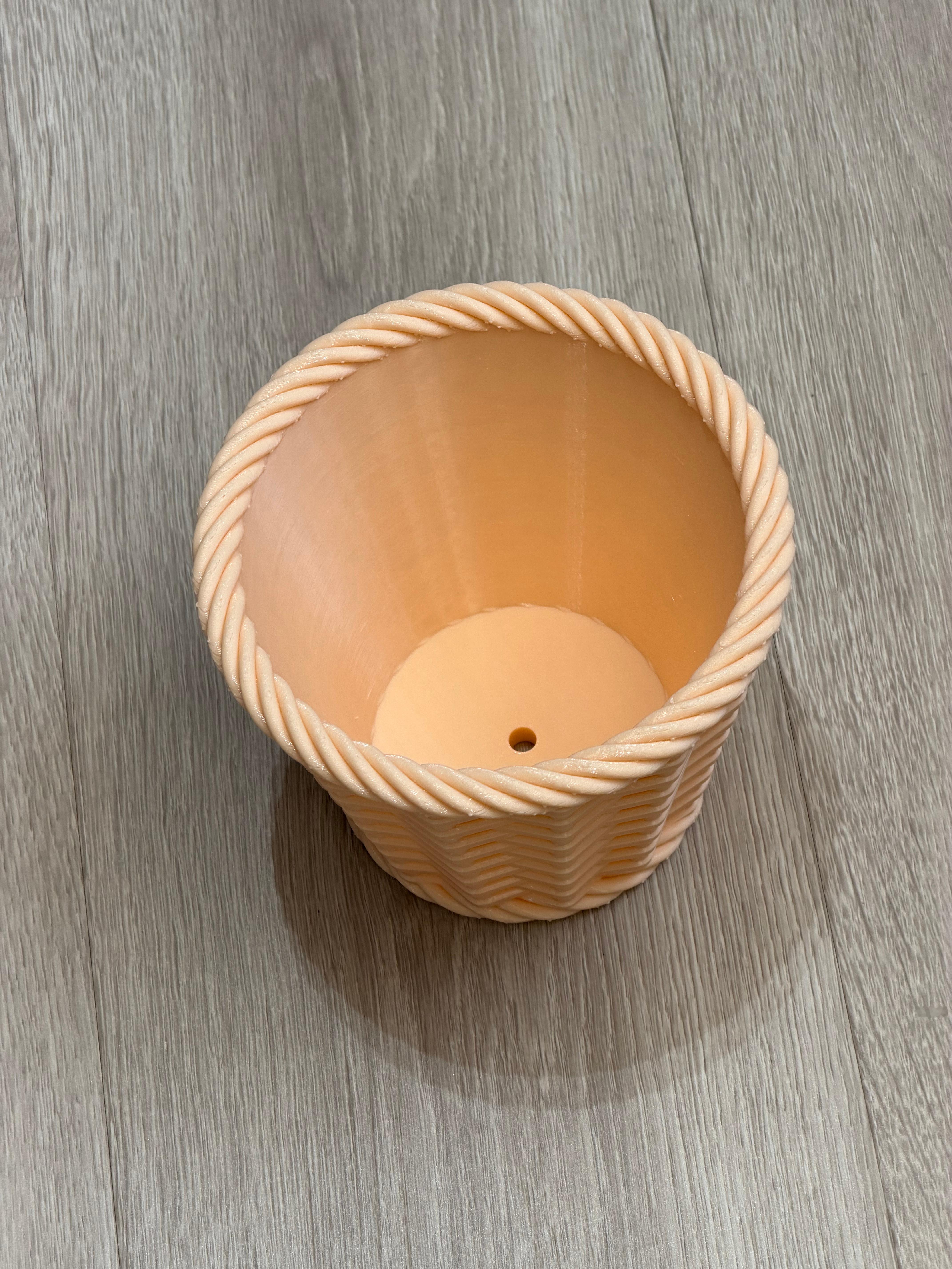 3d打印 竹篮编织花盆，远看还不错，细节有点糙，尤其是麻绳部分，可能是没加支撑和