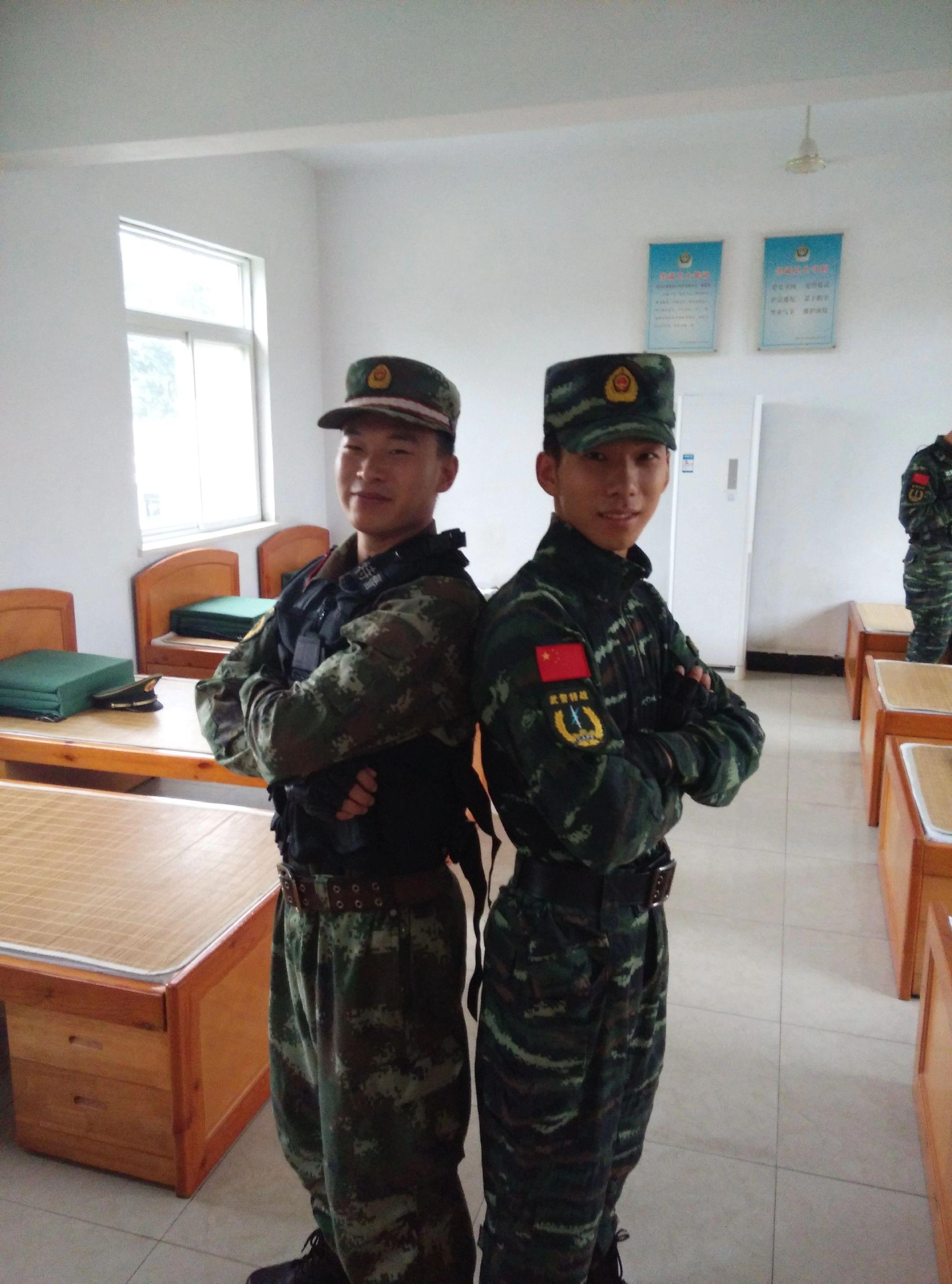 一转眼，十几年过去了！最熟悉的战友。。。军旅留念河南