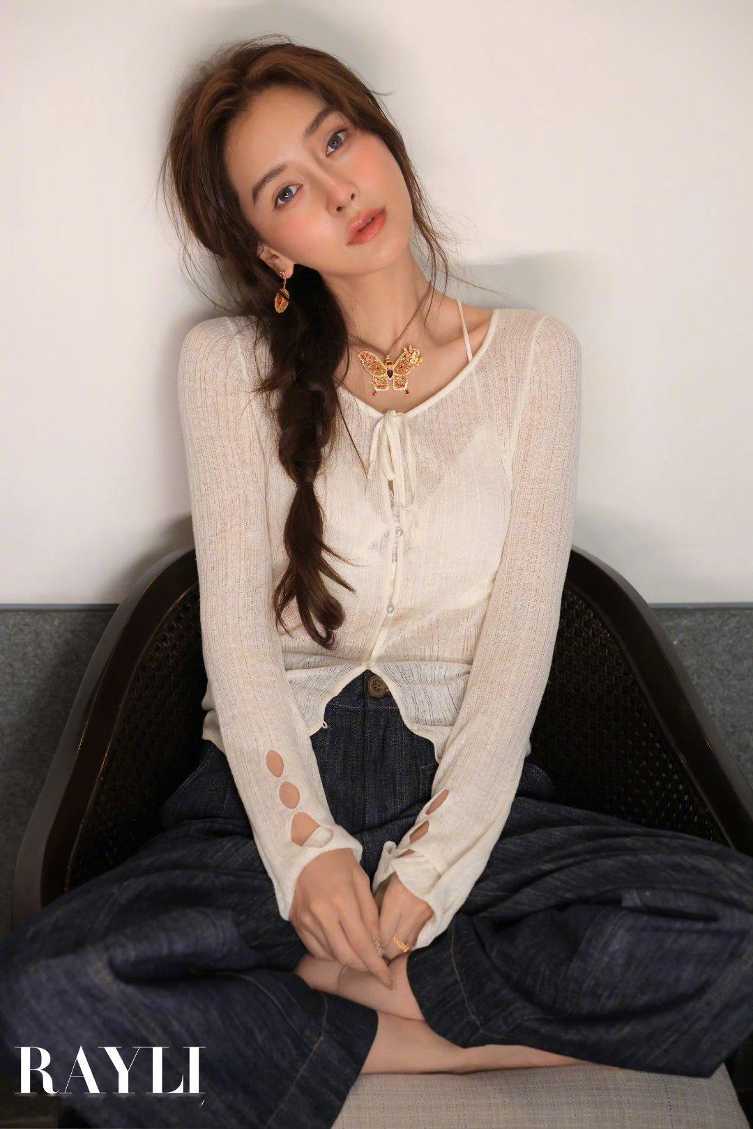angelababy[超话]🐍angelababy “你是夏日的凉风，冬日的雪