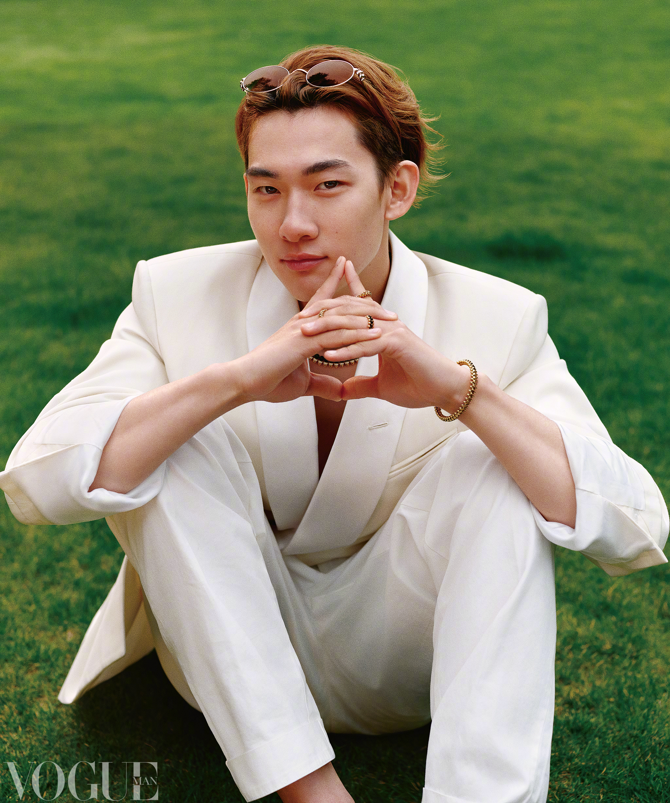 苏翊鸣 登上VOGUE MAN2026年四月刊封面，佩戴卡地亚的Clash de