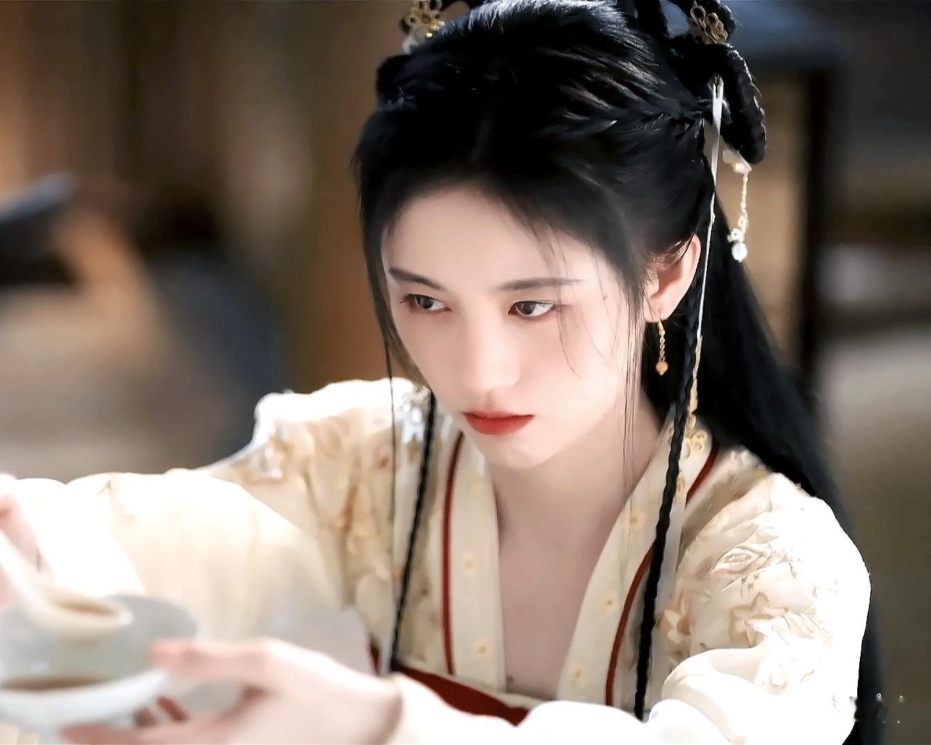 我的点赞特效变成鞠婧祎了，不信你试试？ ​ ​​​