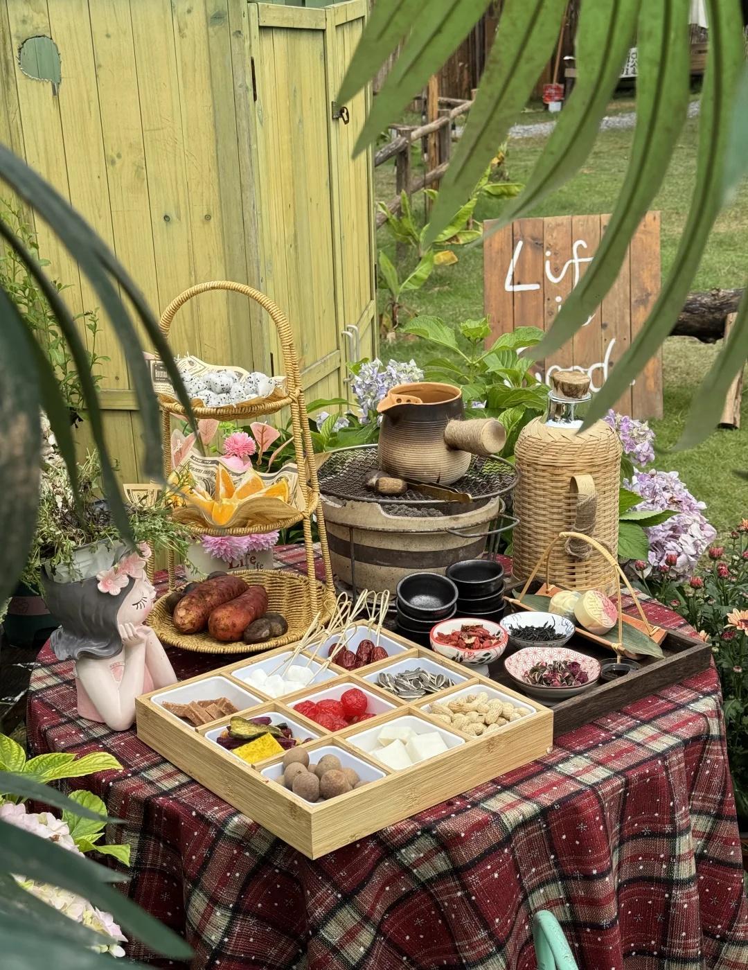 又是被天河营地🏕️的围炉煮茶治愈的一天☀️
周末不想跑太远
和朋友来天河金融城
