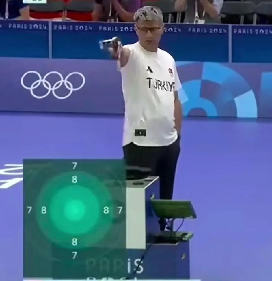 “之所以拿银牌是因为不是移动靶”?土耳其51岁射击选手迪克意外走红，主要是他随性