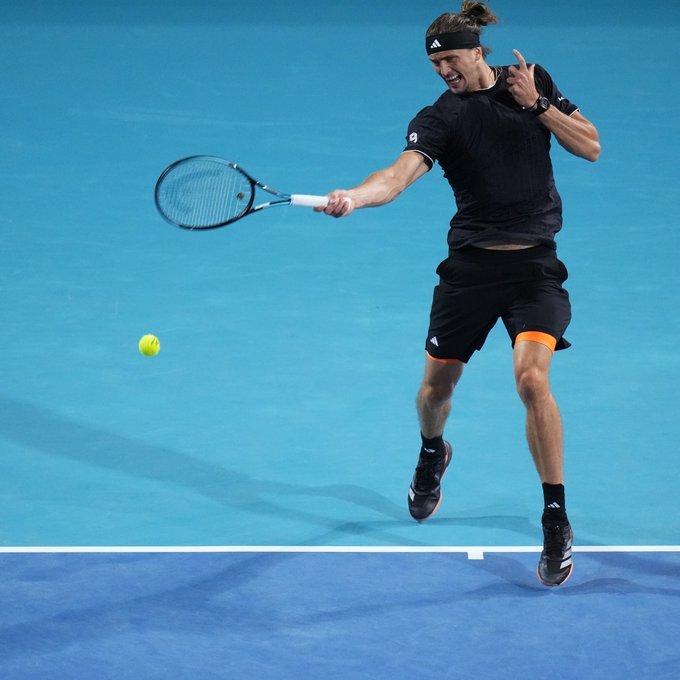 毕竟德约没打，穆塞蒂退赛，阿卡、梅总、德米纳尔、谢尔顿、阿利亚西姆等世界前十也过