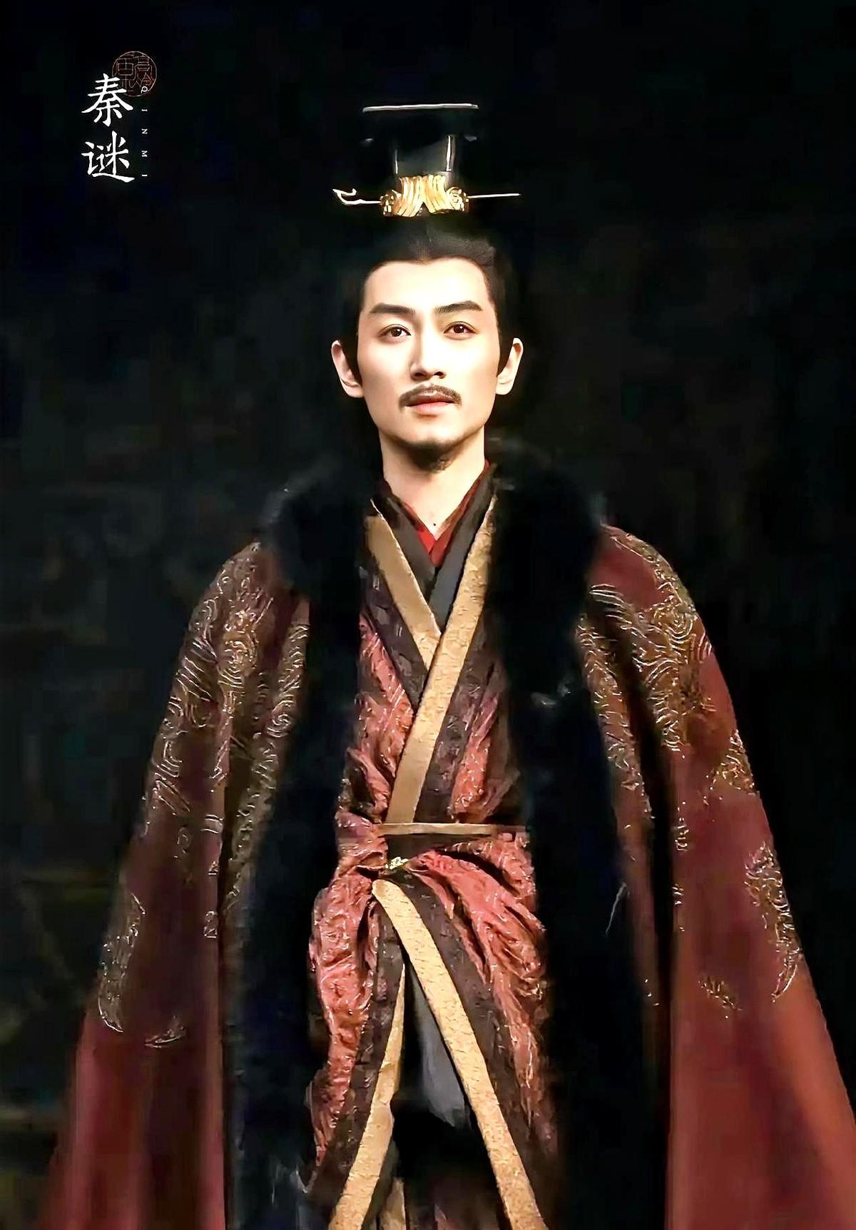 破案了，终于知道陈晓最近为啥那么瘦了，

不是因为沉迷前段婚姻悲伤，而是为新剧《