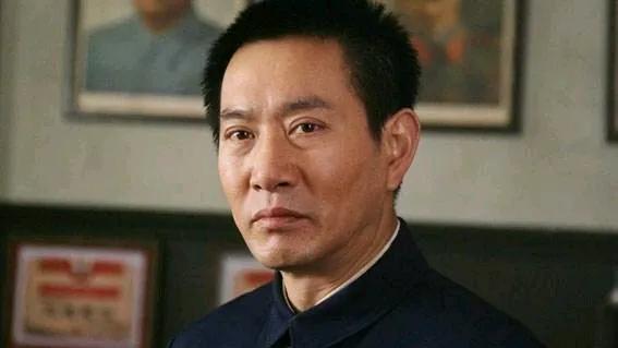 罗佳欣这“恶婆婆专业户”当得，面相都自带“凶光滤镜”了！演反派演得入戏太深，连老