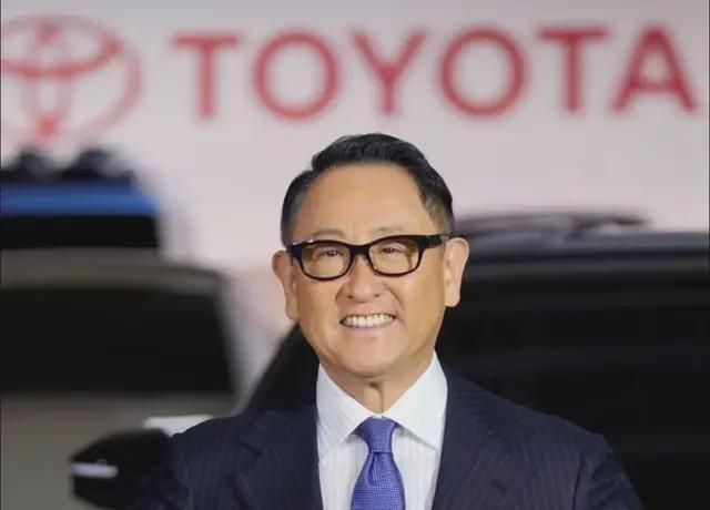 一名网友真诚发问：丰田章男是不是绝世犟种，坚持放弃研发电车，死磕油车？
 
说实