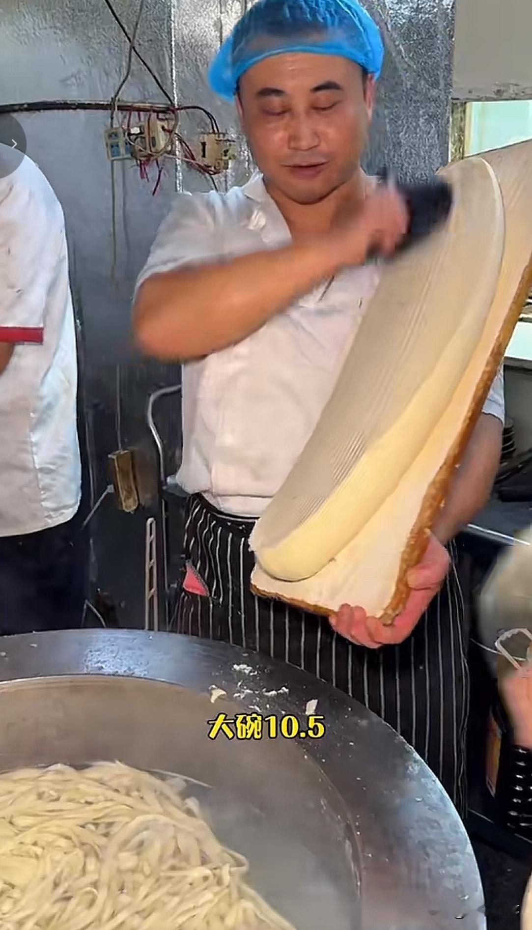 重庆街头消失的美食，从90年代到现在有很多都逐渐从视野里消失了。
首先就是海带刀