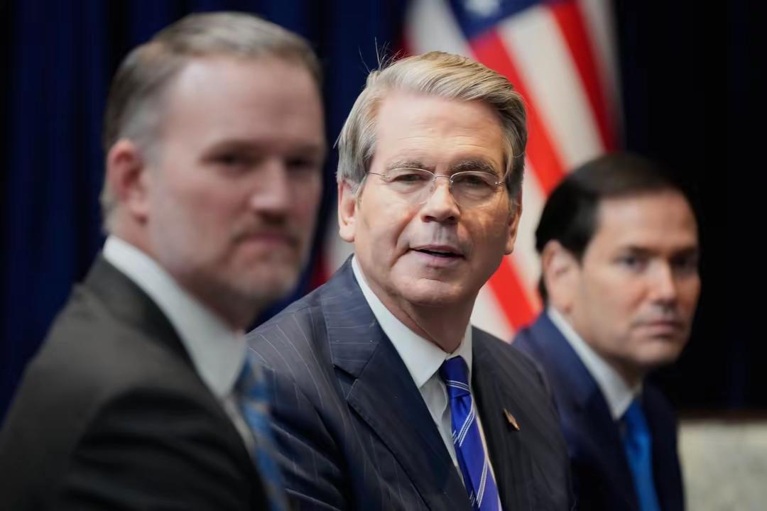 美国财长贝嫂说，中国的稀土筹码最多维持24个月。24个月就24个月，在这24个月