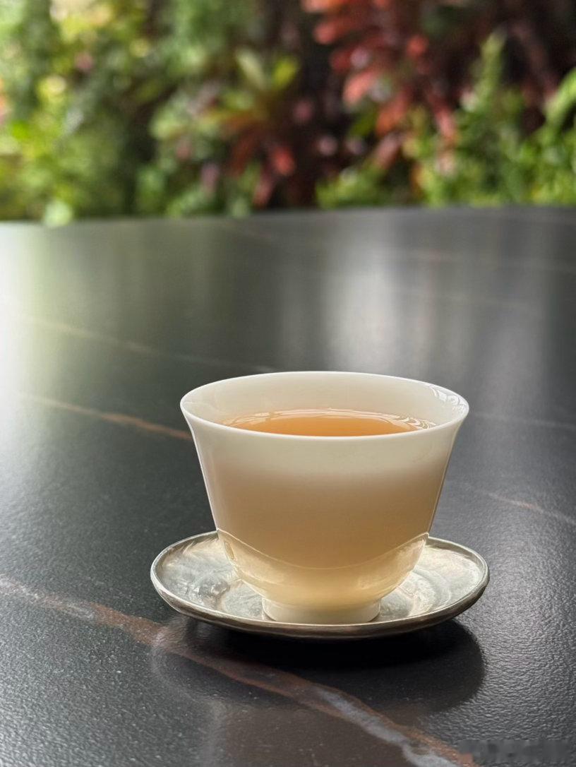 荔枝味的红茶-妃子笑！妃子笑是拼配茶，很多茶友喜欢喝清爽甜香的荔枝味，我们就挑选