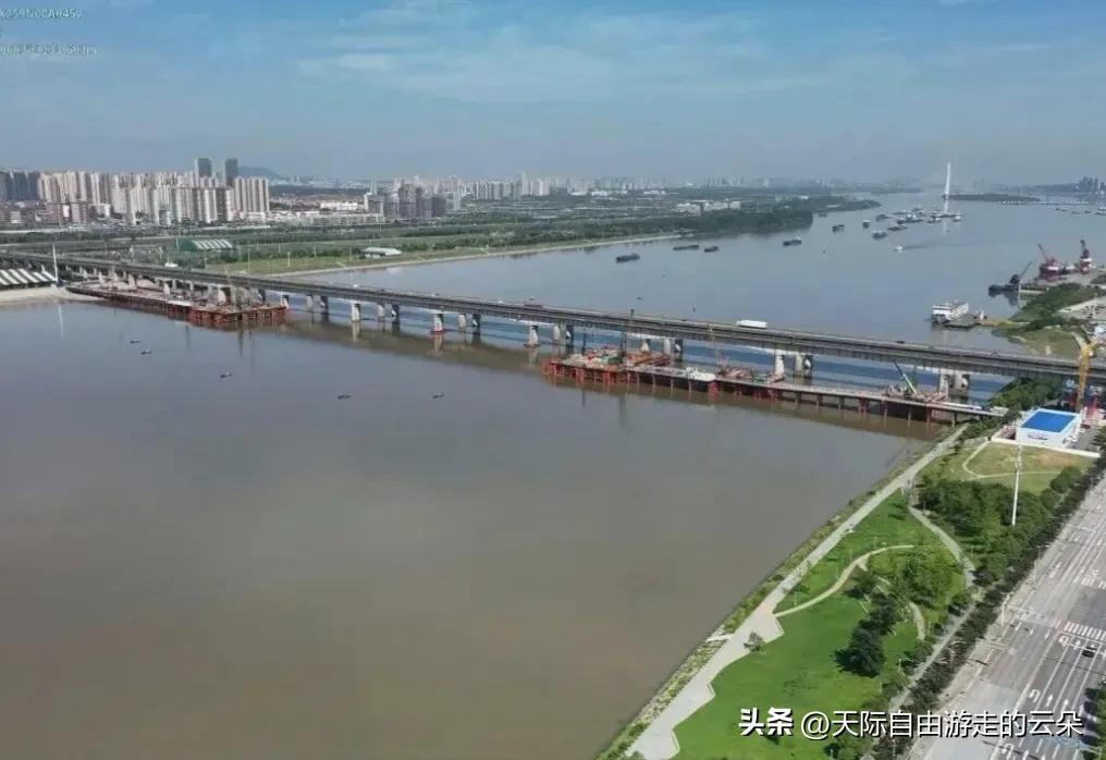 湘江上立起“定江神针”！这座大桥水下工程完工，长沙到赣州未来只要1.5小时

最