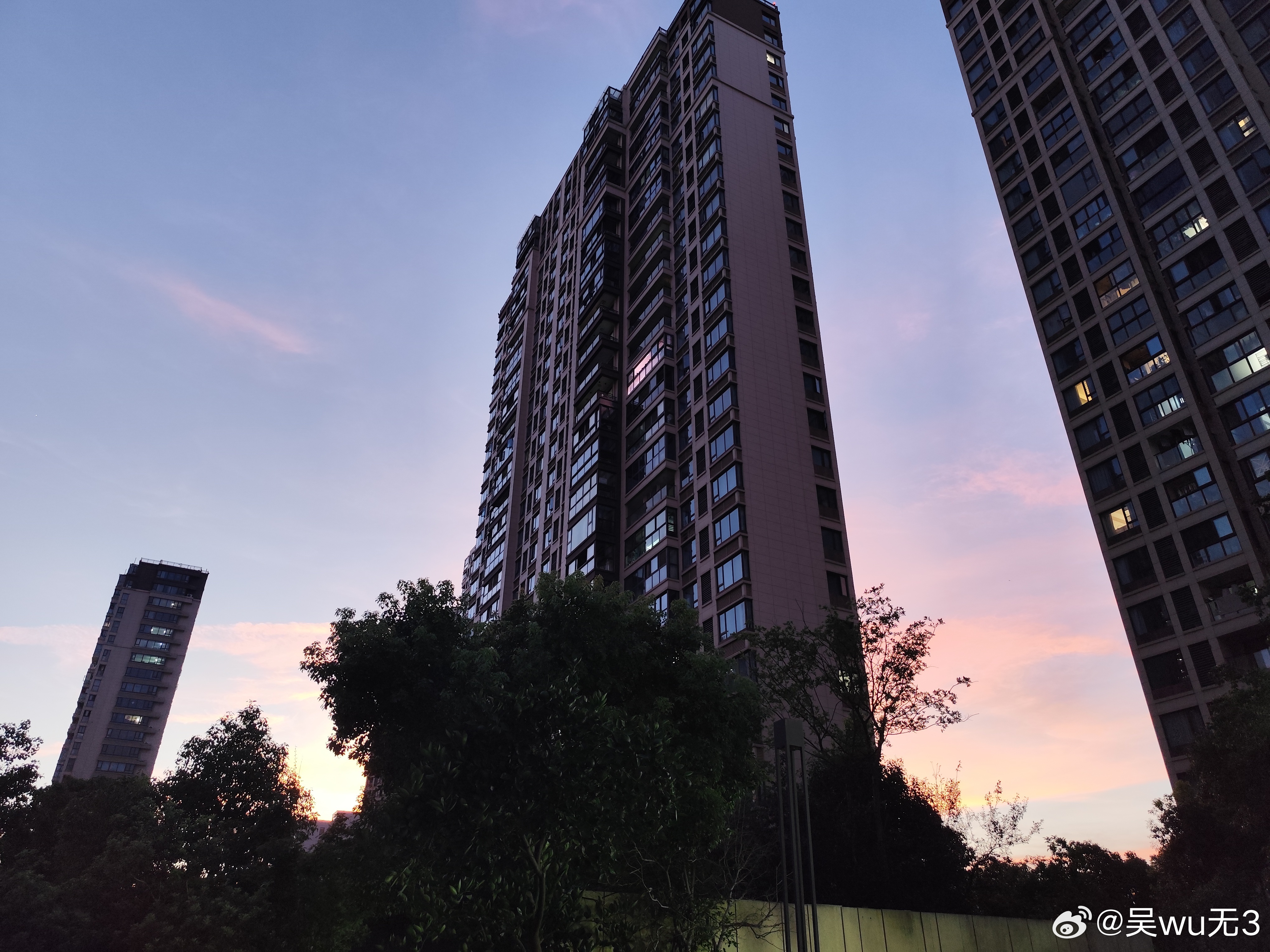 今天跟田甄甄看的是同一个夕阳！ 