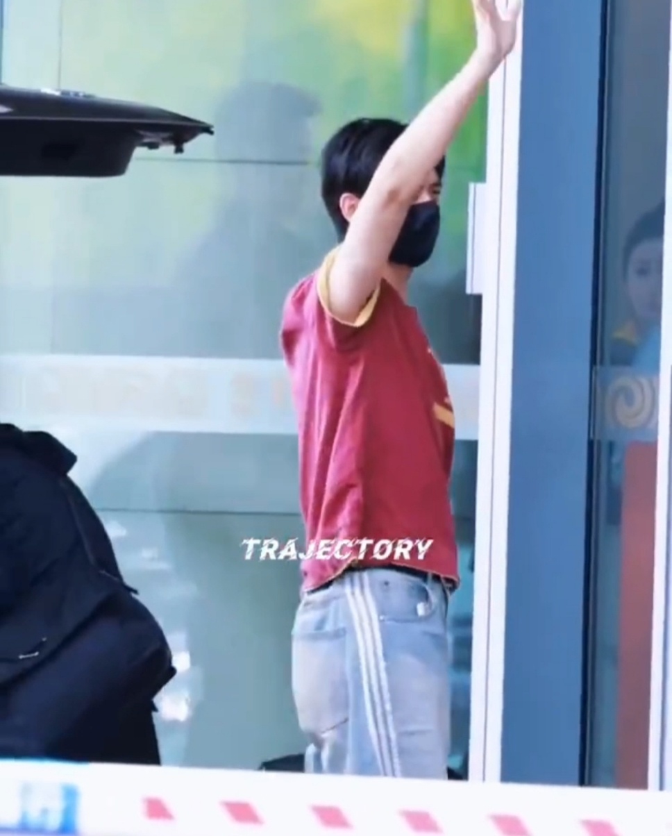 李现张婧仪出发进组雾里青李现张婧仪雾里青进组 李现张婧仪现偶的神来了 