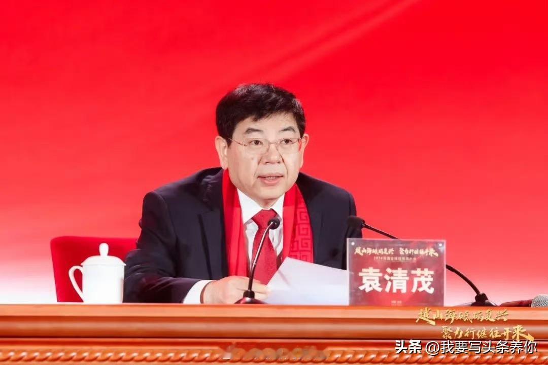 汾酒这次说了句大实话，
把行业的底给揭了。

白酒现在不好做，是因为过去那套请客