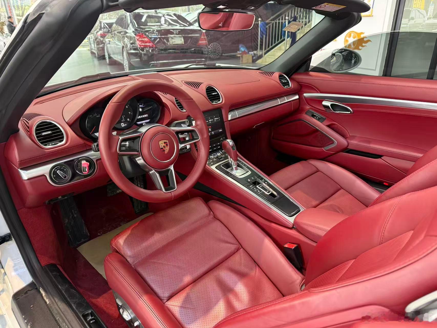 给海南的好大哥安排了一台718 最美配色 白外红内红顶 店里有一台一模一样的配色