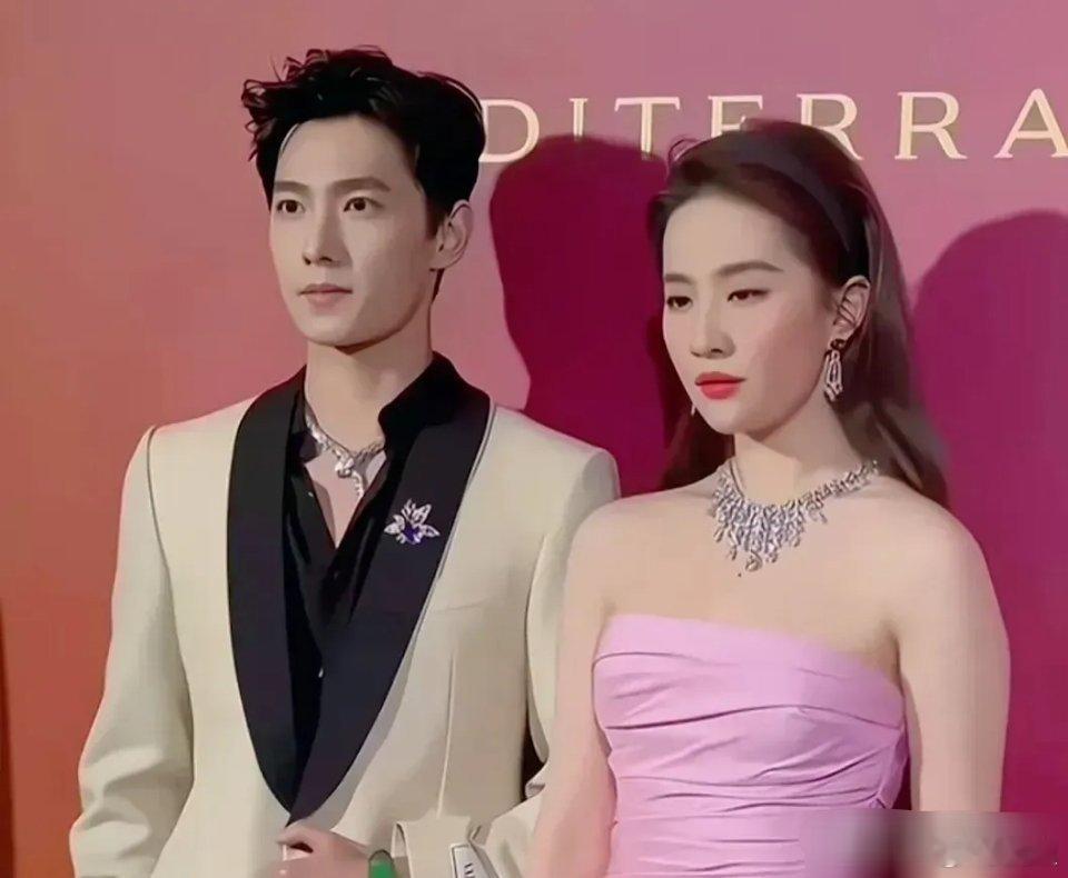 杨洋演庄国栋？？恕我直言，别闹了… ​​​
