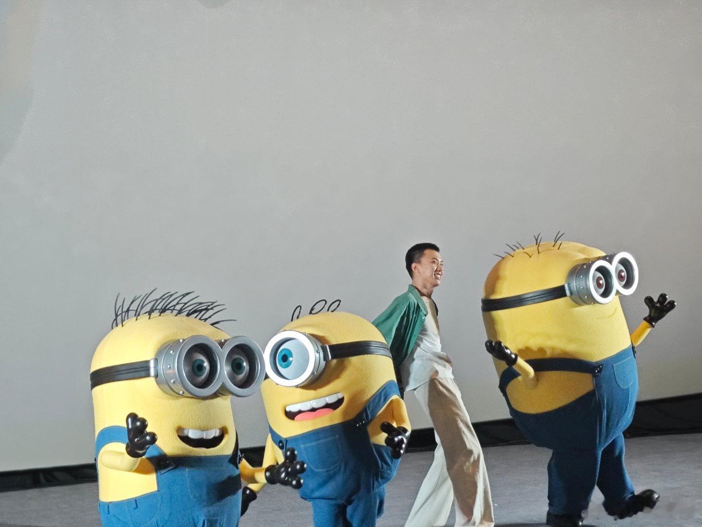 付航现身小黄人与大怪兽首映礼付航亮相首映礼，这次他是古米中文配音！现场聊配音小技
