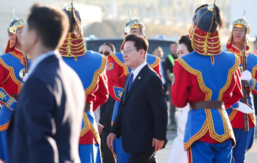 你知道吗？就在启程去北约峰会之前，韩国总统李在明，差点在发布会上给三星和SK的掌