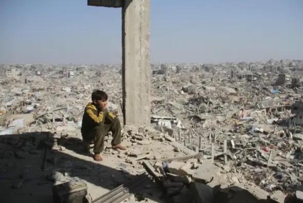 以色列作为二战中最大的受害国，几乎是亡种灭国，有正义感的世界人民都在默默的帮助以