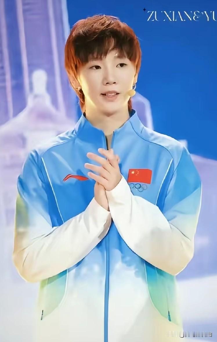 王曼昱登上央视一夜之间爆火，不是因为孙颖莎退赛她有望夺冠，也不是因为她身上的伤病