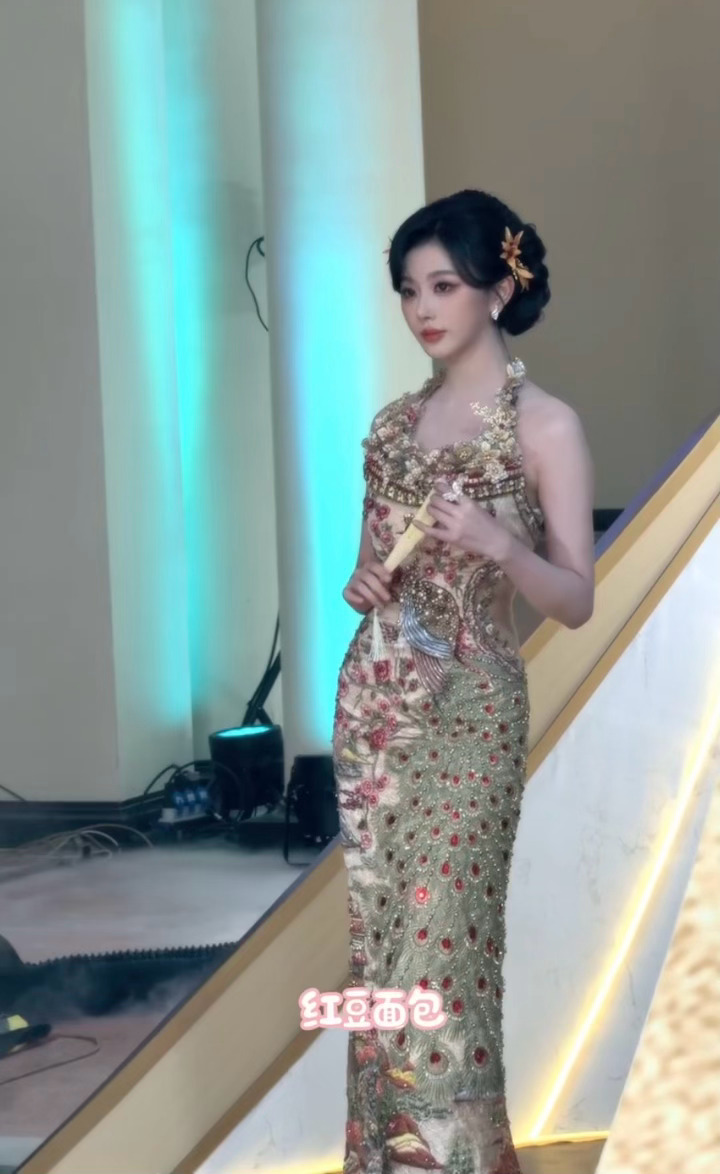 孔雪儿  ❄️孔雪儿全肯定 什么叫美神降临？！！！