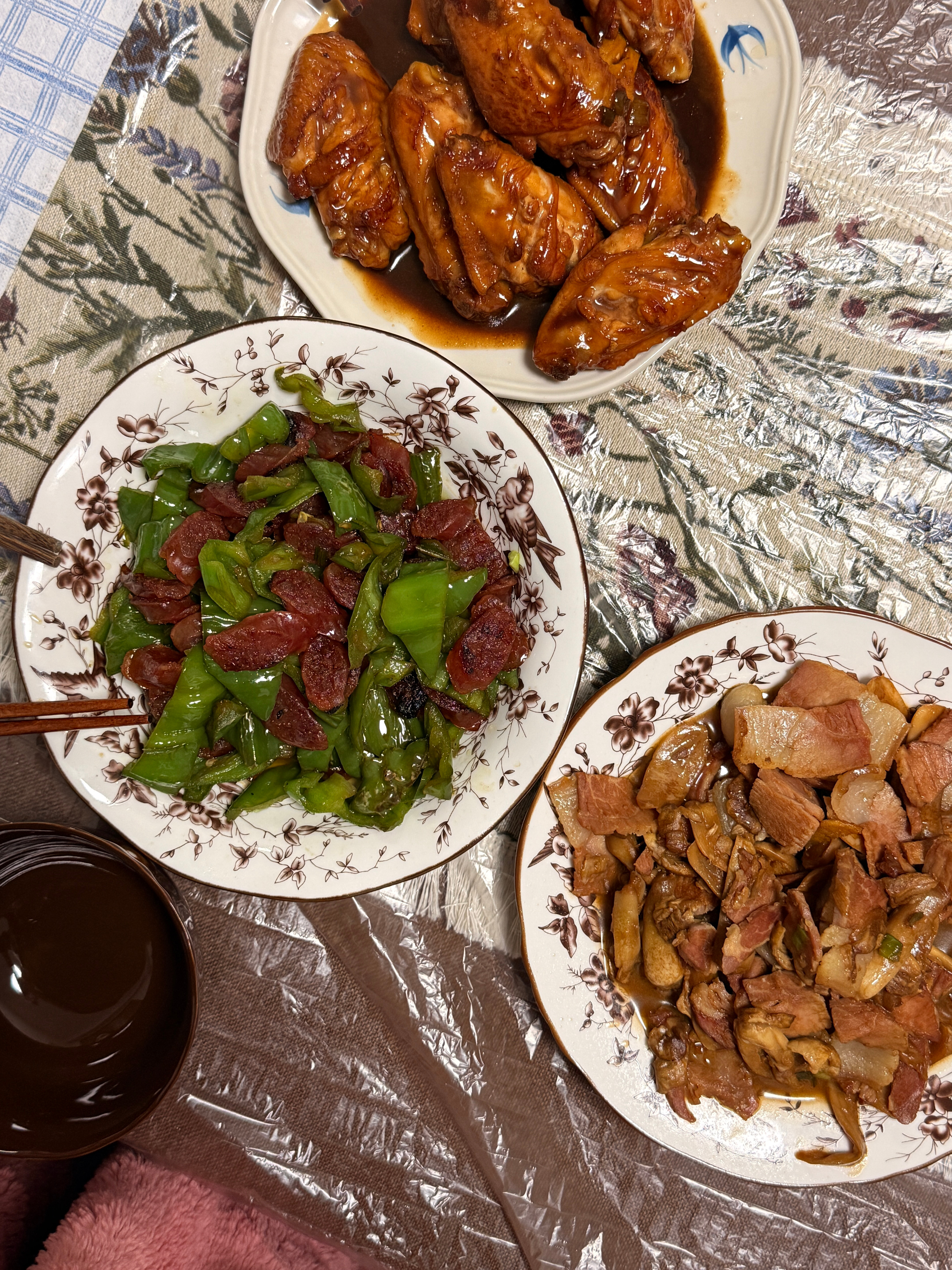 日常碎碎念随手po 祝大家周末快乐周末真的很快乐除了我的脚 本来以为能下地了今天