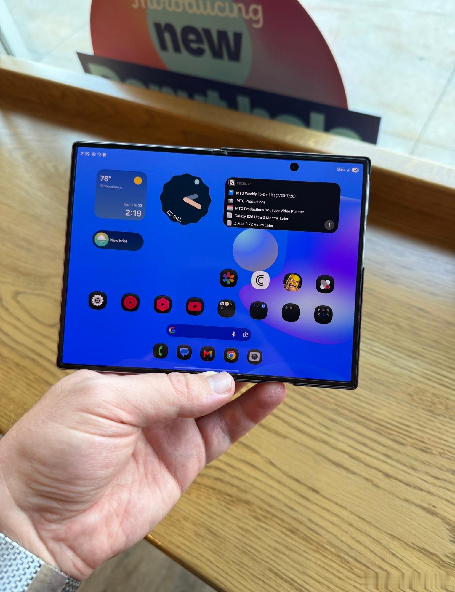 其实我觉得吧，三星Galaxy Z Fold8内屏这颗摄像头是不是没必要非得放在