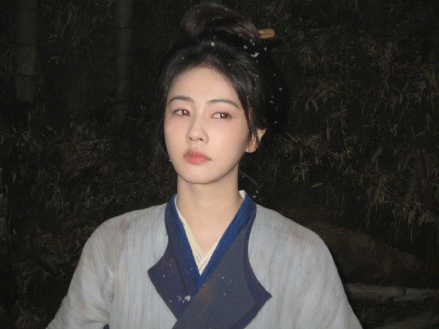 白鹿唐宫奇案和莫离的打戏感受一下白鹿这个行云流水 同时上线两部作品，打戏呈现双双