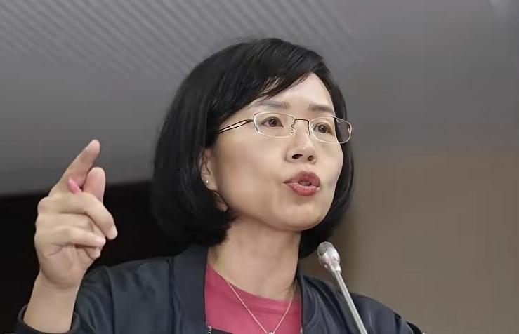 有其父必有其女！5月20日，顽固“台独”分子苏贞昌之女、铁杆“台独”苏巧慧叫嚣称