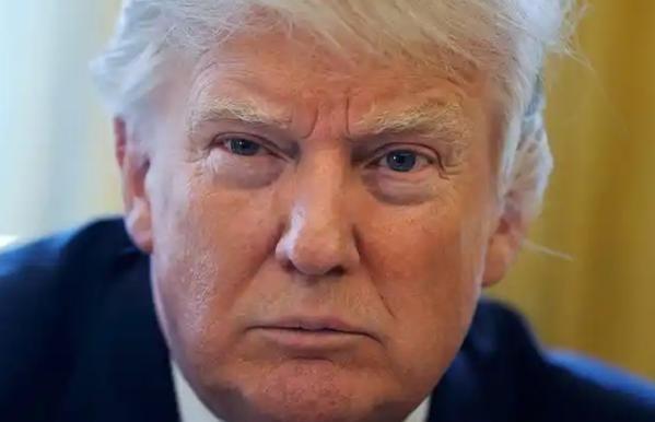 特朗普封锁伊方港口后，全世界都在等伊方反击，毕竟伊方一直走强硬路线，可没想到，1