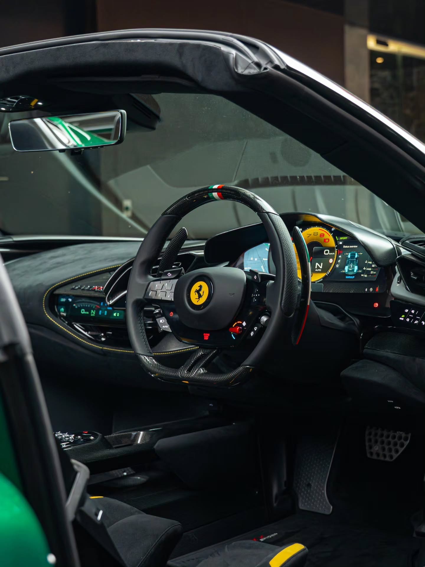 2025法拉利SF90 XX Spider仅生产599辆中的1辆。采用绿色宝石（