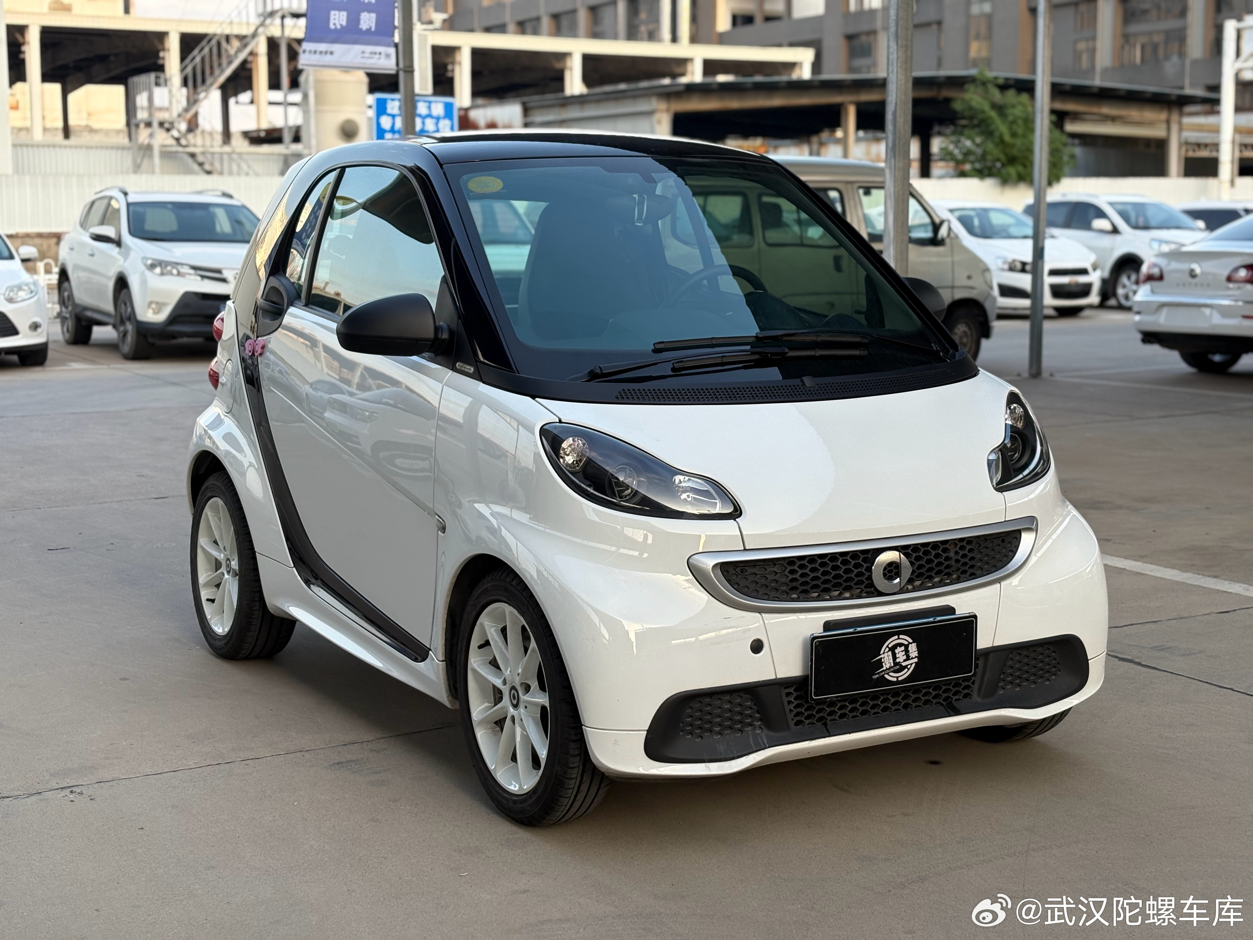 挑战全国 极品0.7万公里Smart2014年 经典款Smart 1.0L紫夜限