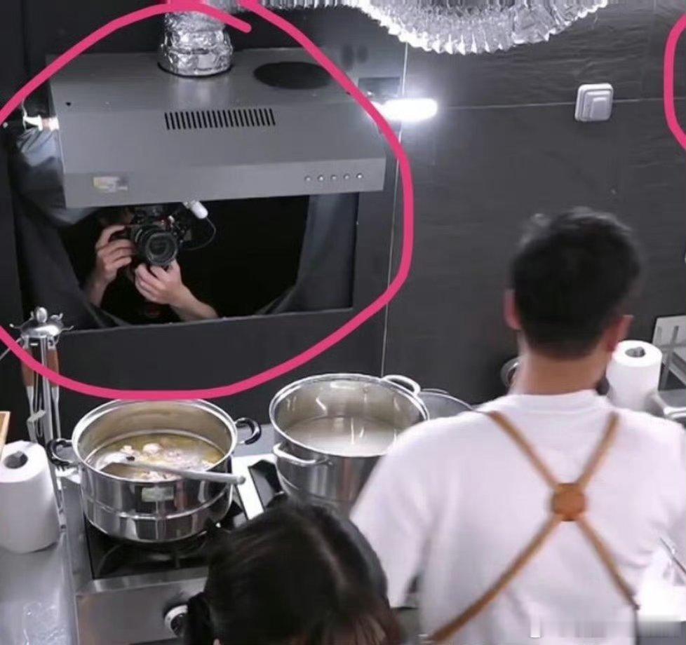 中餐厅把摄像头放在这里，尴不尴尬？ ​​​