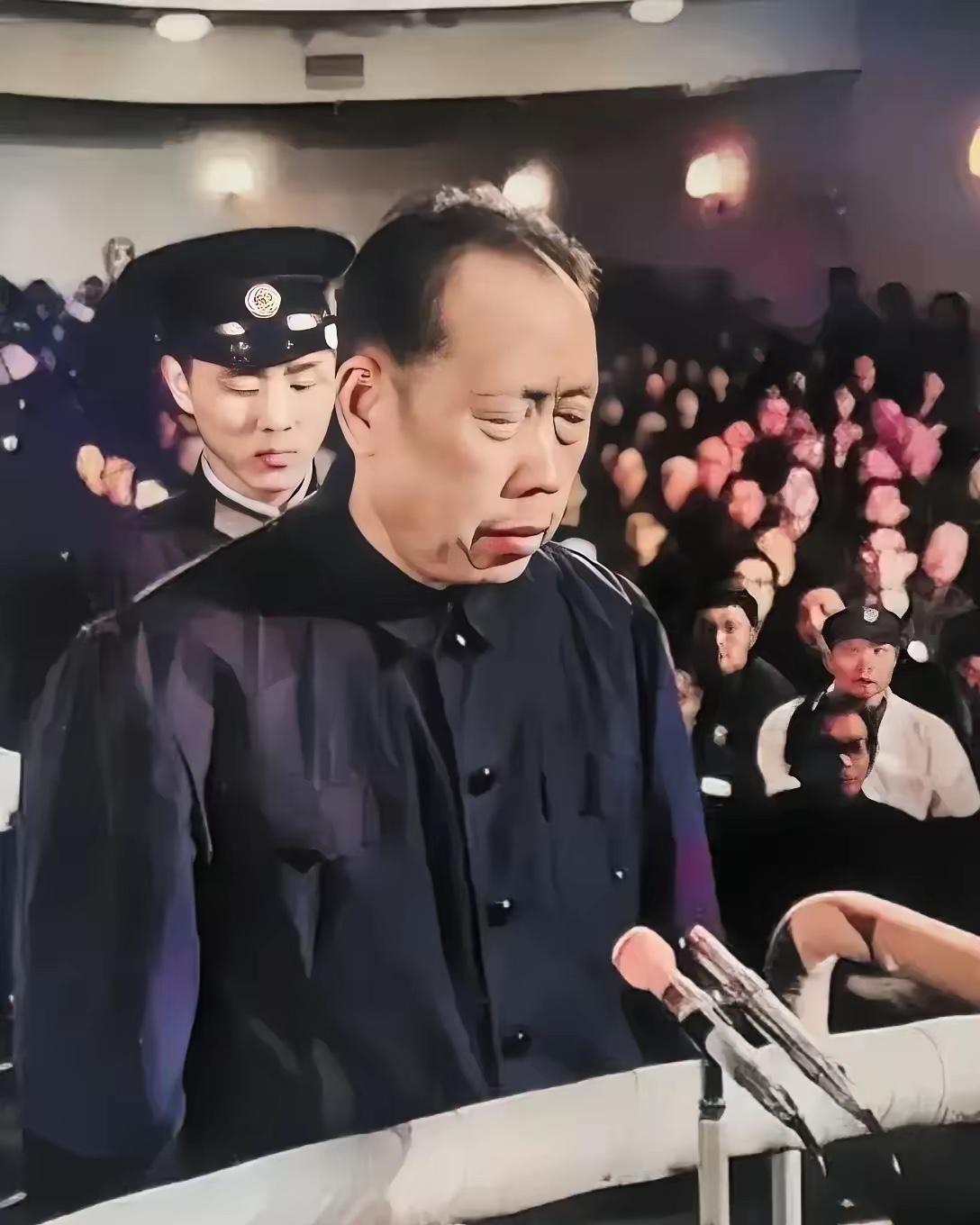 我打赌，如果认出来他，我打赌，你一定是历史教科书！不信你试试看吧