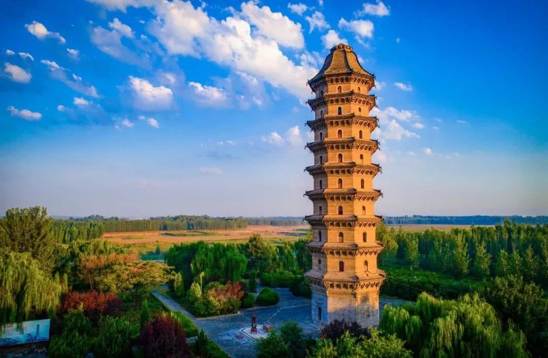 在时光长河中，今天、明天、后天宛如三颗璀璨星辰，各自散发独特光芒，常引人思索：究